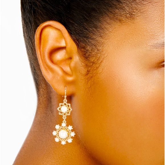 NEW! Gold-Tone Imitation Pearl Flower Double Drop Earrings. It’s beautiful! - Picture 2 of 3